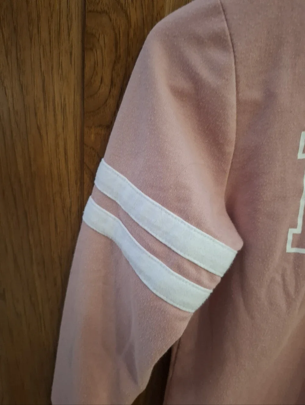 Almost Famous Girls Mauve Lightweight Pullover.
